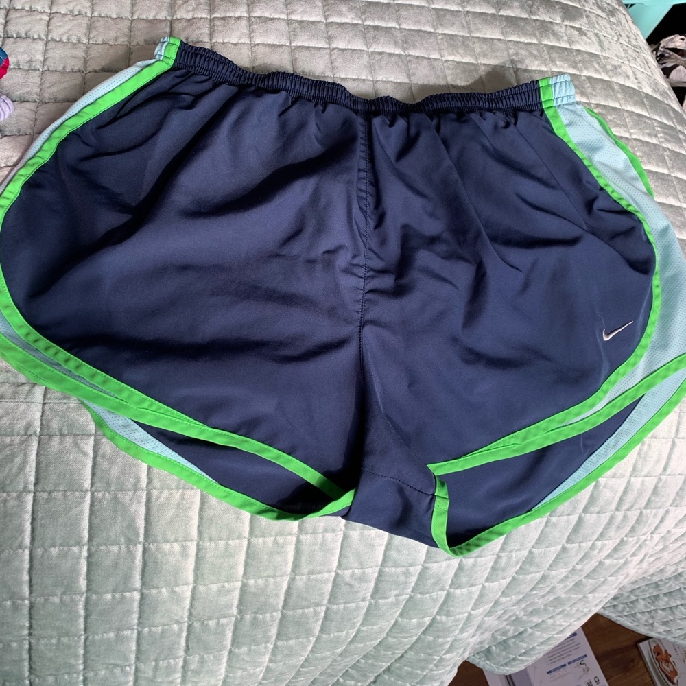 Women’s XL Nike Tempo Shorts